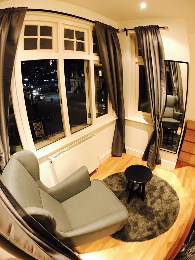 361 Queenstown Road * Londra